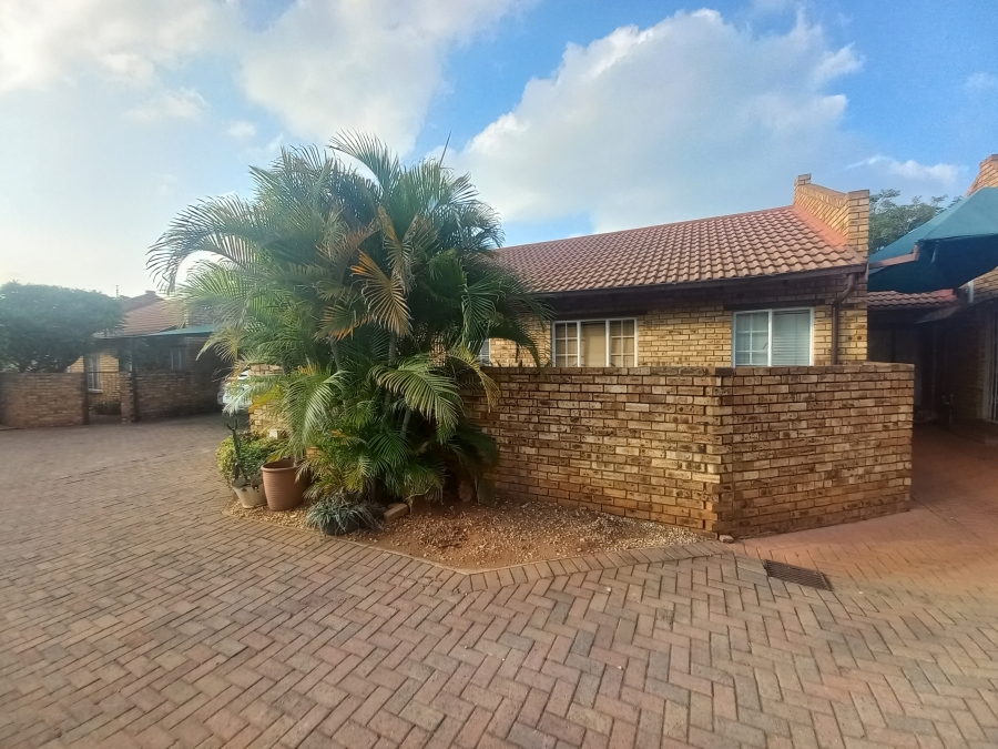3 Bedroom Property for Sale in Safari Gardens North West